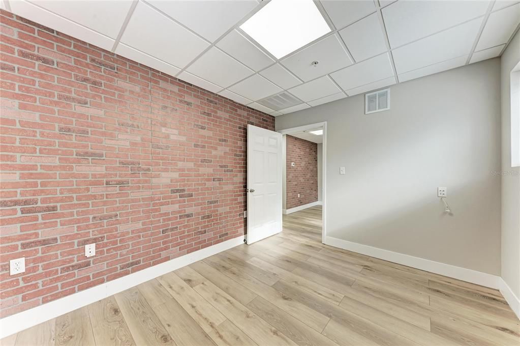 待售: $475,000 (0 贝兹, 0 浴室, 2250 平方英尺)