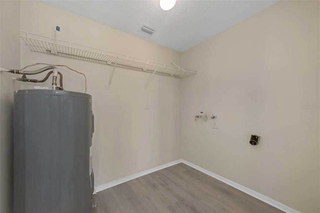 En Venta: $305,000 (3 camas, 2 baños, 928 Pies cuadrados)