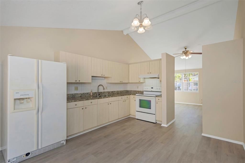 En Venta: $305,000 (3 camas, 2 baños, 928 Pies cuadrados)