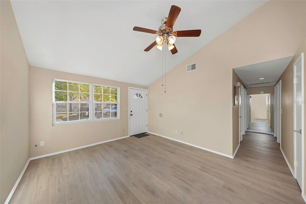 En Venta: $305,000 (3 camas, 2 baños, 928 Pies cuadrados)