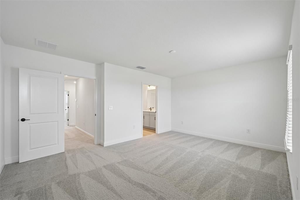 Active With Contract: $399,999 (3 beds, 2 baths, 1694 Square Feet)