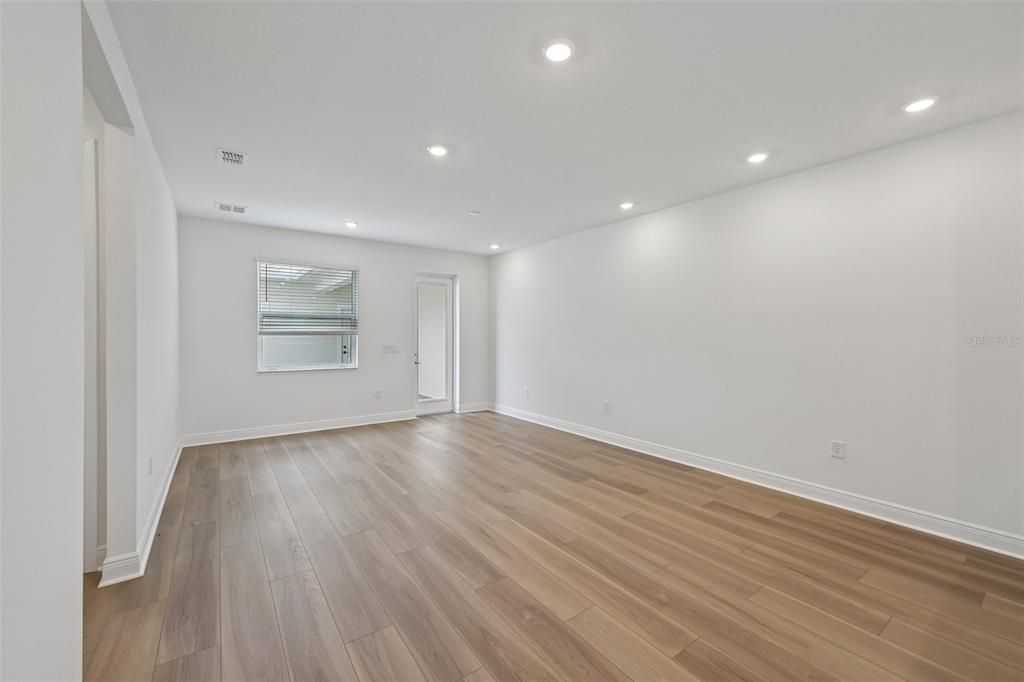 Active With Contract: $399,999 (3 beds, 2 baths, 1694 Square Feet)