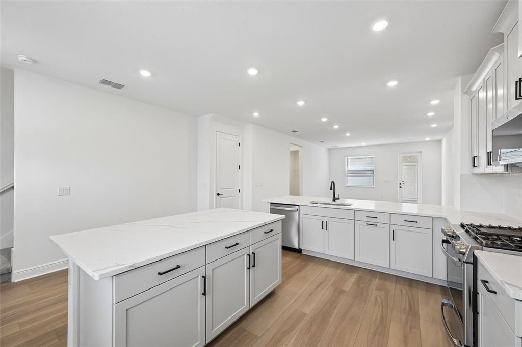 Active With Contract: $399,999 (3 beds, 2 baths, 1694 Square Feet)