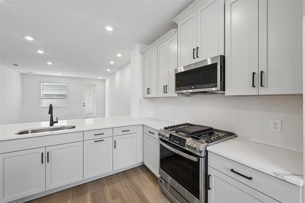 Active With Contract: $399,999 (3 beds, 2 baths, 1694 Square Feet)