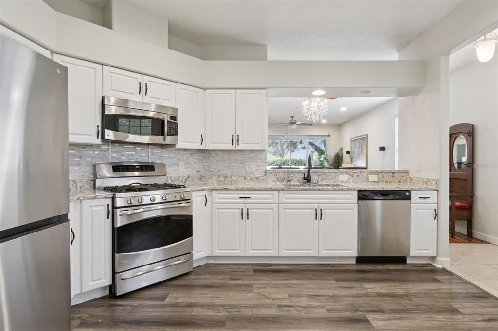 待售: $295,000 (3 贝兹, 2 浴室, 1451 平方英尺)