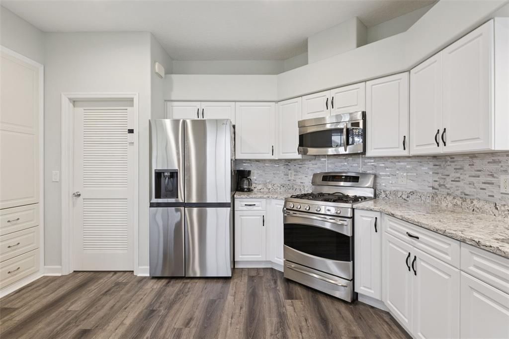 待售: $295,000 (3 贝兹, 2 浴室, 1451 平方英尺)