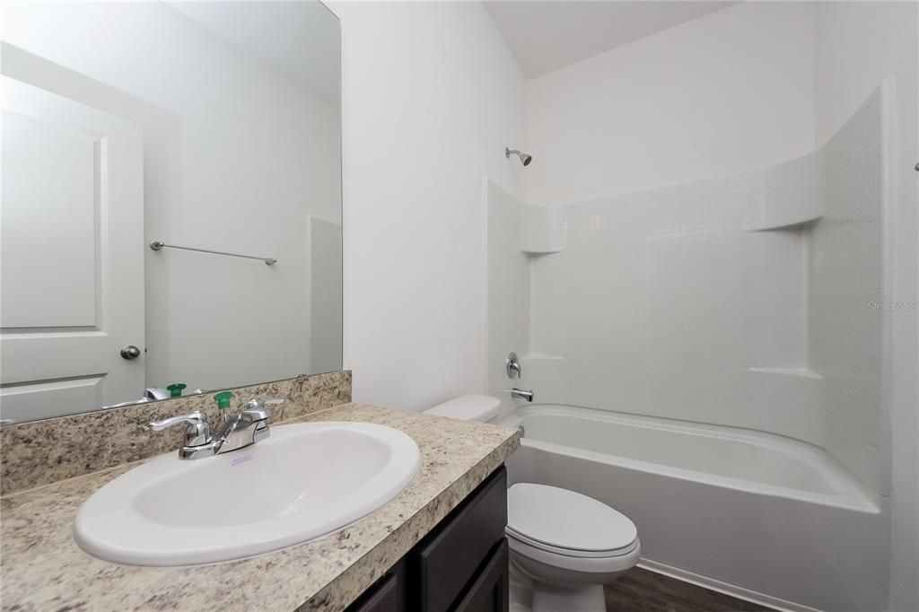 出租: $1,955 (3 贝兹, 2 浴室, 1307 平方英尺)