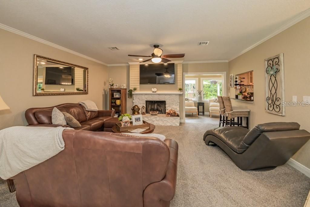 待售: $750,000 (4 贝兹, 2 浴室, 2244 平方英尺)