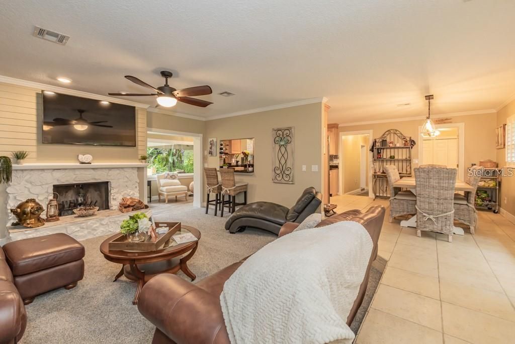 待售: $750,000 (4 贝兹, 2 浴室, 2244 平方英尺)