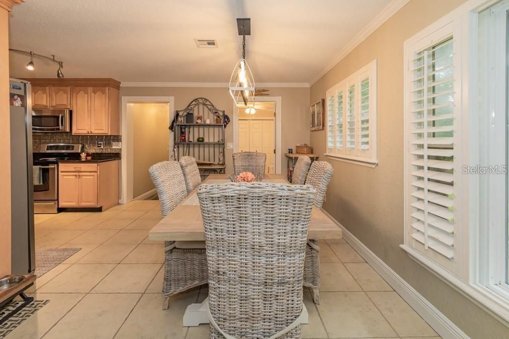 待售: $750,000 (4 贝兹, 2 浴室, 2244 平方英尺)