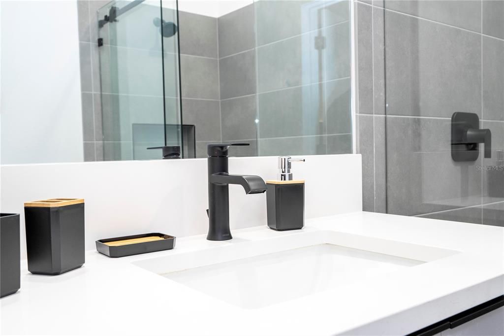 На продажу: $643,800 (5 спален, 4 ванн, 2134 Квадратных фут)