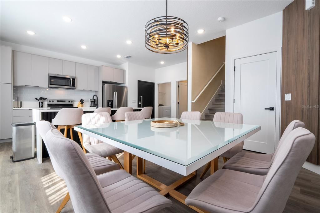 На продажу: $643,800 (5 спален, 4 ванн, 2134 Квадратных фут)