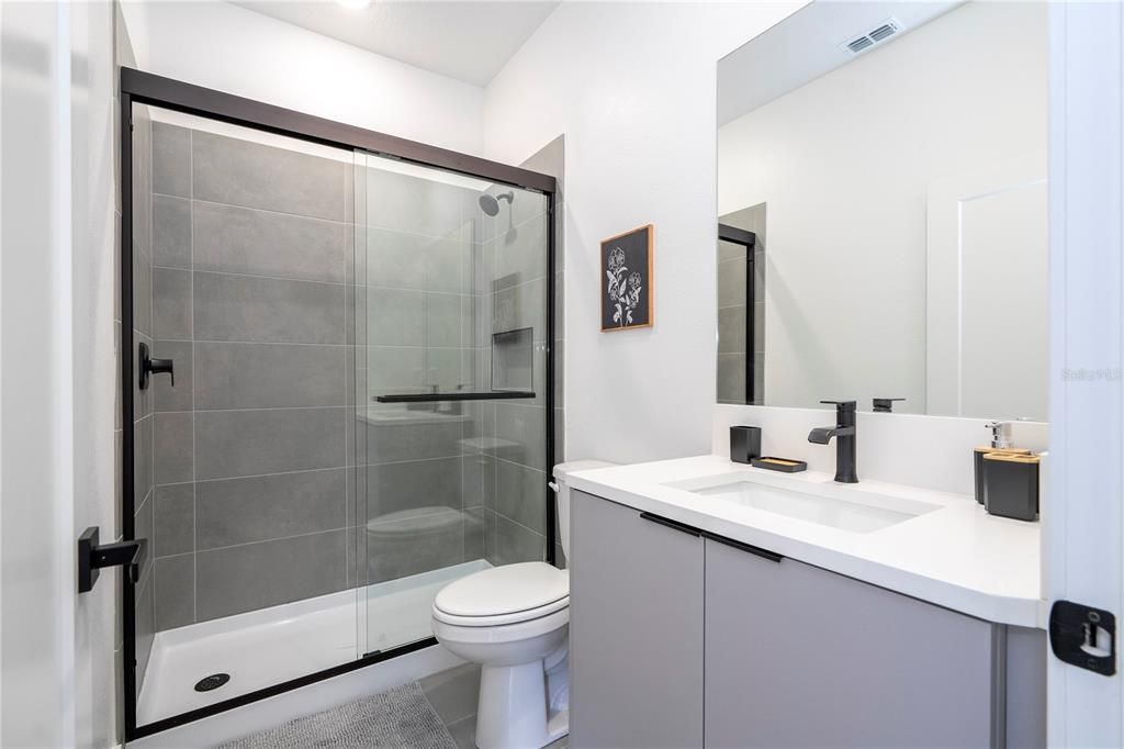 На продажу: $643,800 (5 спален, 4 ванн, 2134 Квадратных фут)