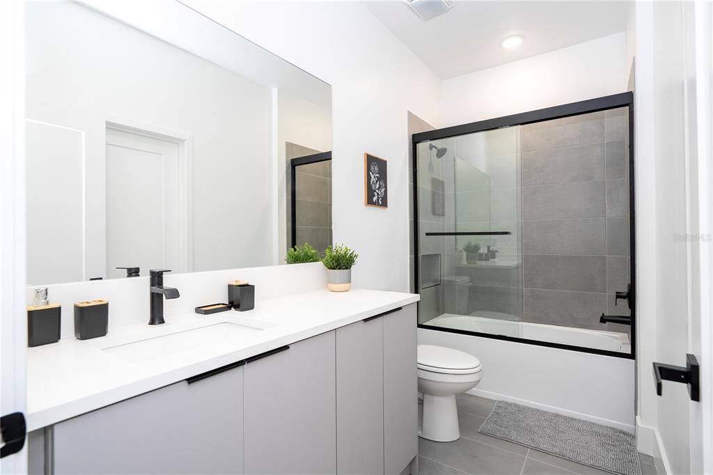 На продажу: $643,800 (5 спален, 4 ванн, 2134 Квадратных фут)