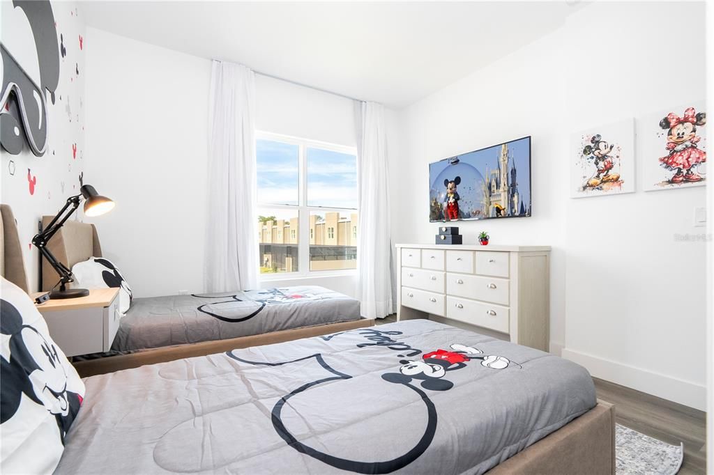 На продажу: $643,800 (5 спален, 4 ванн, 2134 Квадратных фут)