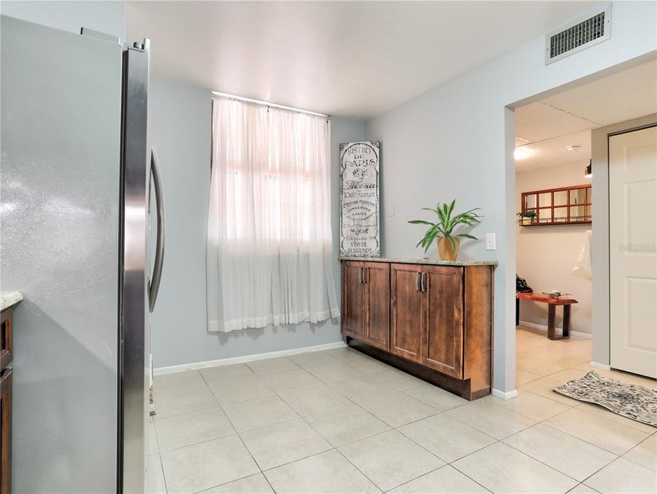 For Rent: $2,500 (2 beds, 2 baths, 1408 Square Feet)