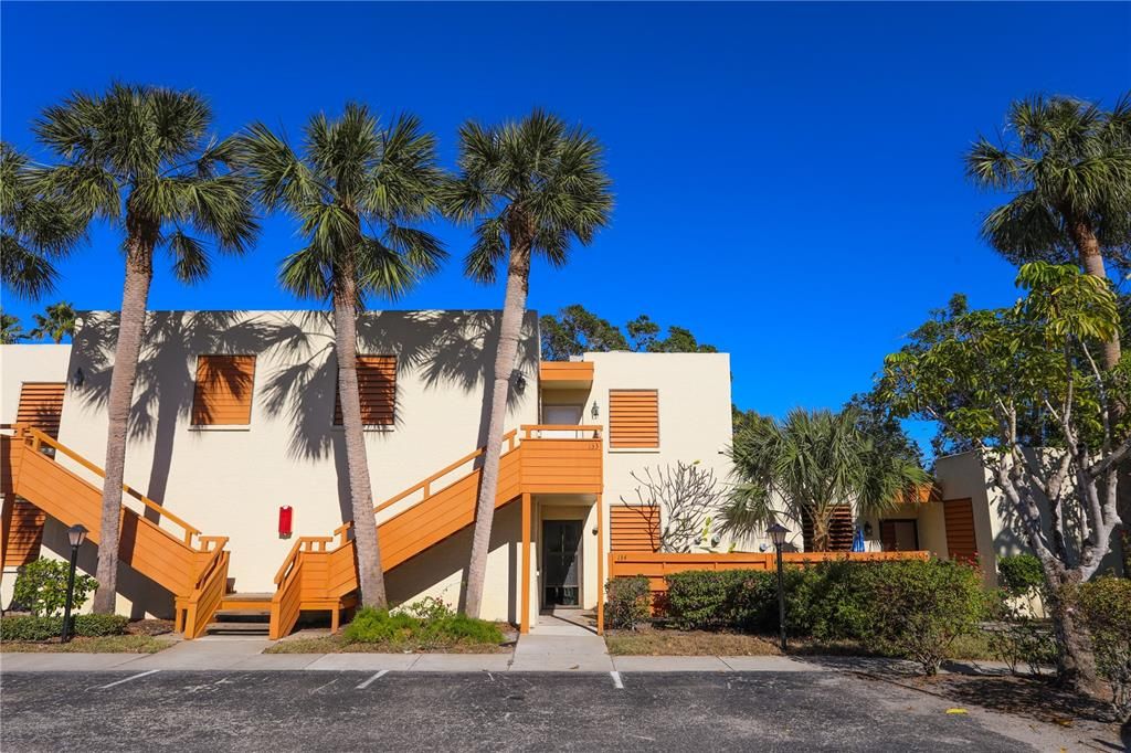 For Rent: $2,500 (2 beds, 2 baths, 1408 Square Feet)