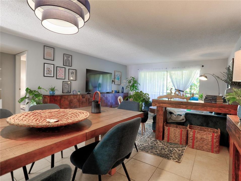 For Rent: $2,500 (2 beds, 2 baths, 1408 Square Feet)