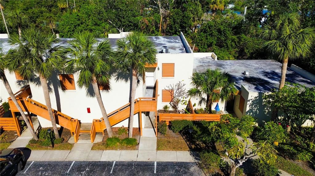 For Rent: $2,500 (2 beds, 2 baths, 1408 Square Feet)