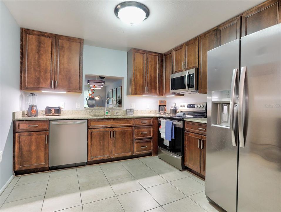 For Rent: $2,500 (2 beds, 2 baths, 1408 Square Feet)