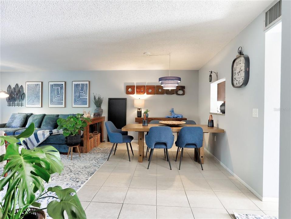 For Rent: $2,500 (2 beds, 2 baths, 1408 Square Feet)