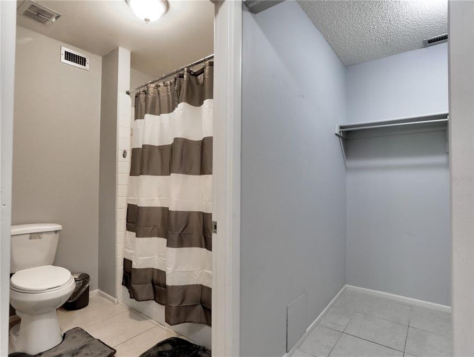 For Rent: $2,500 (2 beds, 2 baths, 1408 Square Feet)