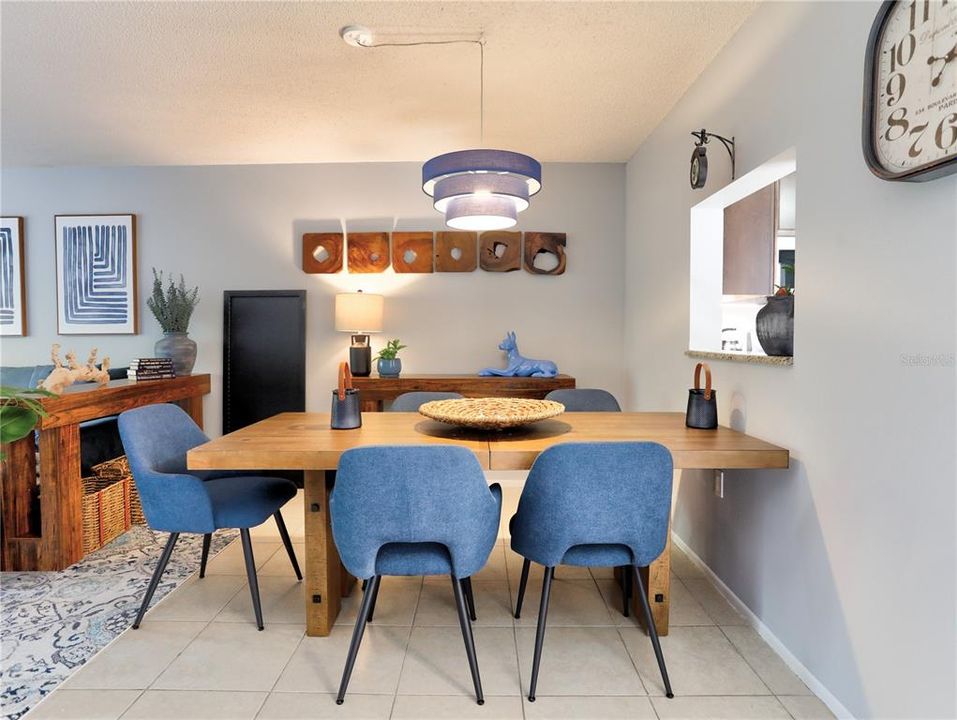 For Rent: $2,500 (2 beds, 2 baths, 1408 Square Feet)