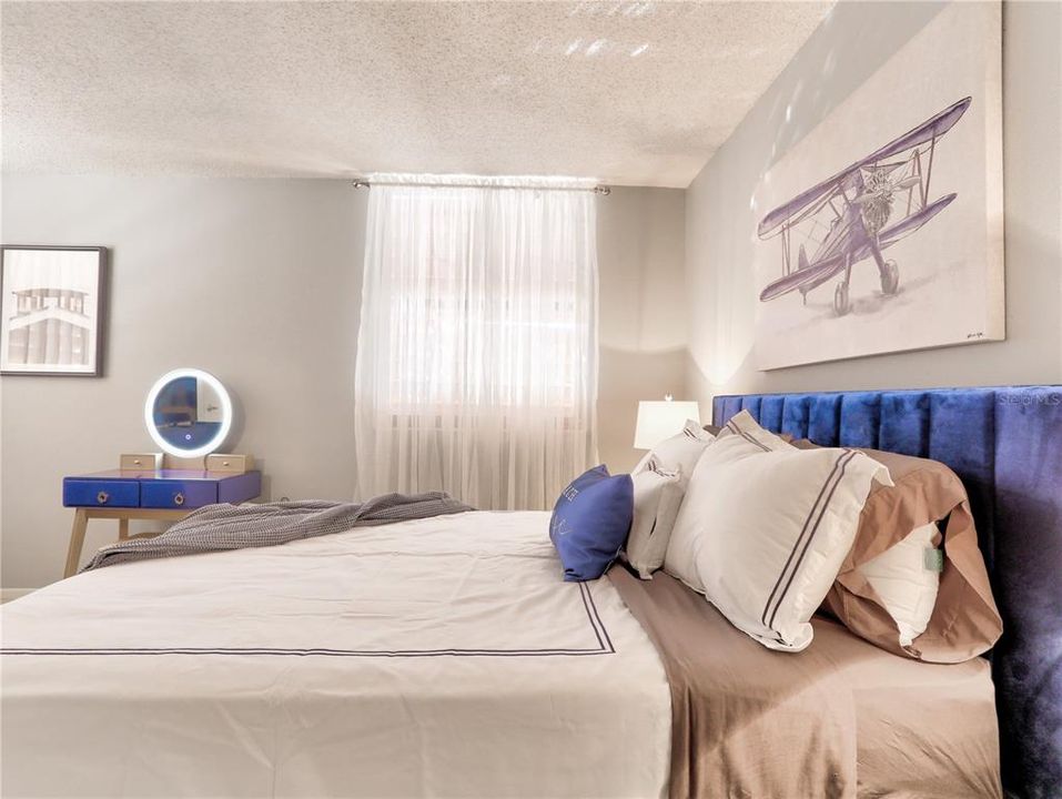 For Rent: $2,500 (2 beds, 2 baths, 1408 Square Feet)