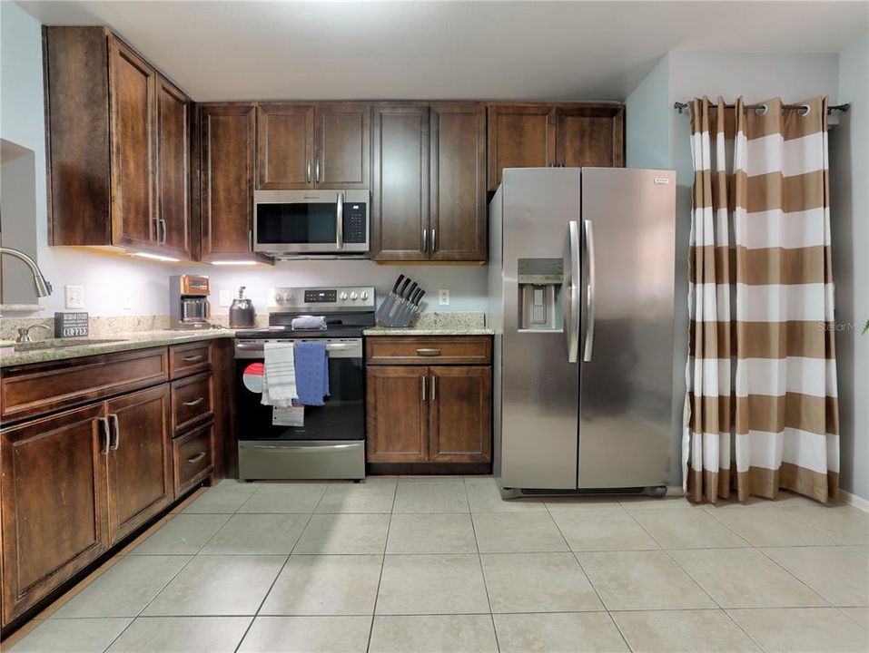 For Rent: $2,500 (2 beds, 2 baths, 1408 Square Feet)