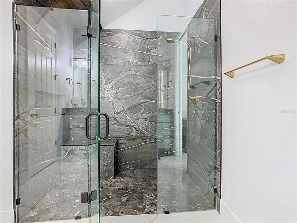 For Sale: $399,500 (3 beds, 2 baths, 1820 Square Feet)