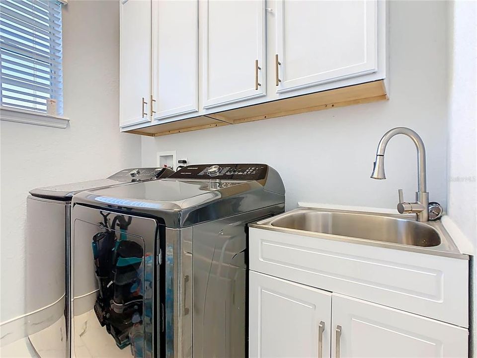 For Sale: $399,500 (3 beds, 2 baths, 1820 Square Feet)