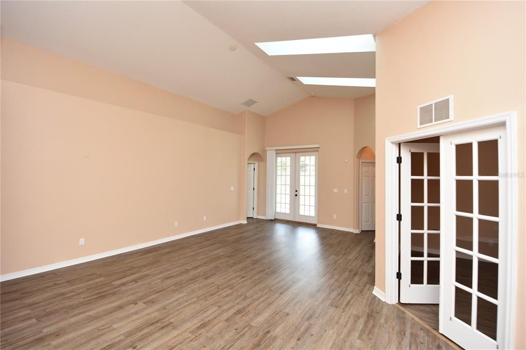 En Renta: $1,900 (2 camas, 2 baños, 1648 Pies cuadrados)