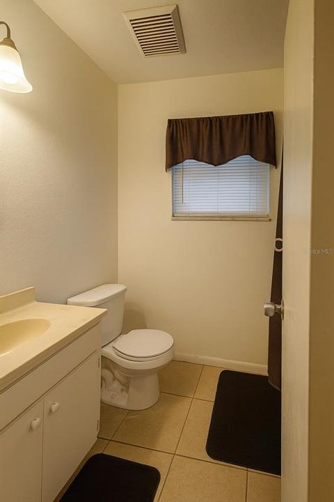 На продажу: $250,000 (3 спален, 1 ванн, 988 Квадратных фут)