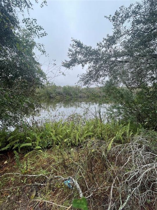 На продажу: $250,000 (3 спален, 1 ванн, 988 Квадратных фут)