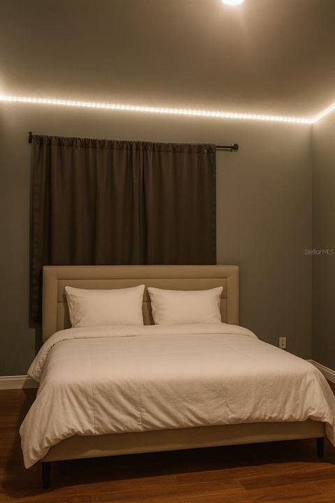 На продажу: $250,000 (3 спален, 1 ванн, 988 Квадратных фут)