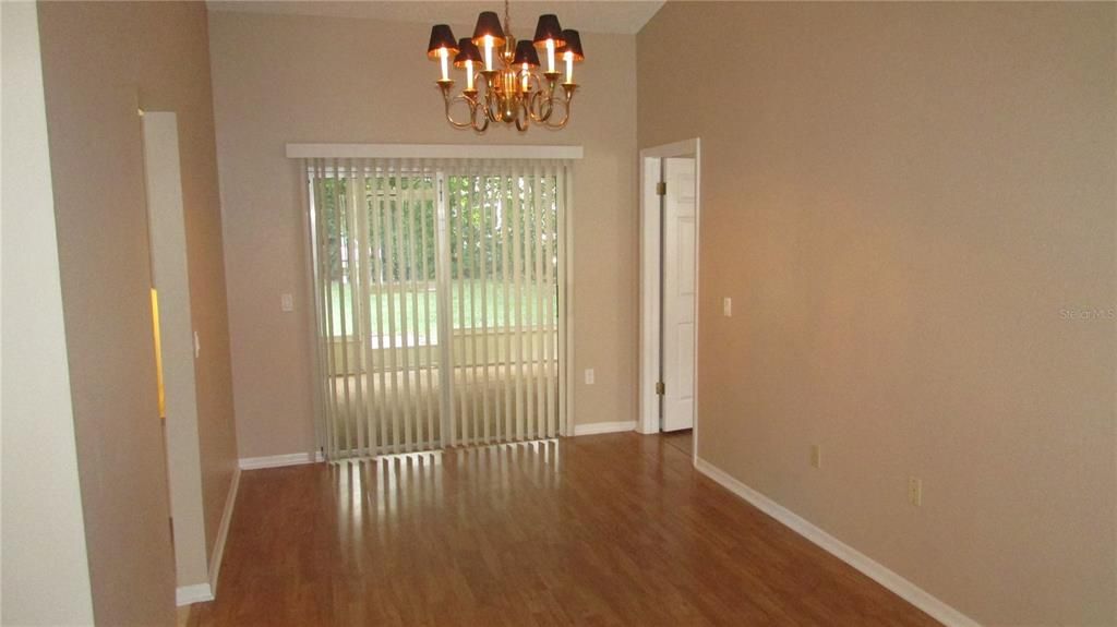 На продажу: $289,900 (3 спален, 2 ванн, 1799 Квадратных фут)