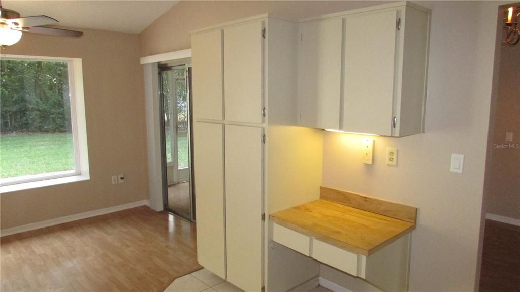 На продажу: $289,900 (3 спален, 2 ванн, 1799 Квадратных фут)