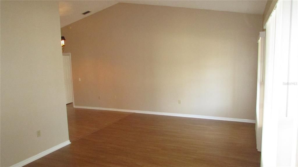 На продажу: $289,900 (3 спален, 2 ванн, 1799 Квадратных фут)