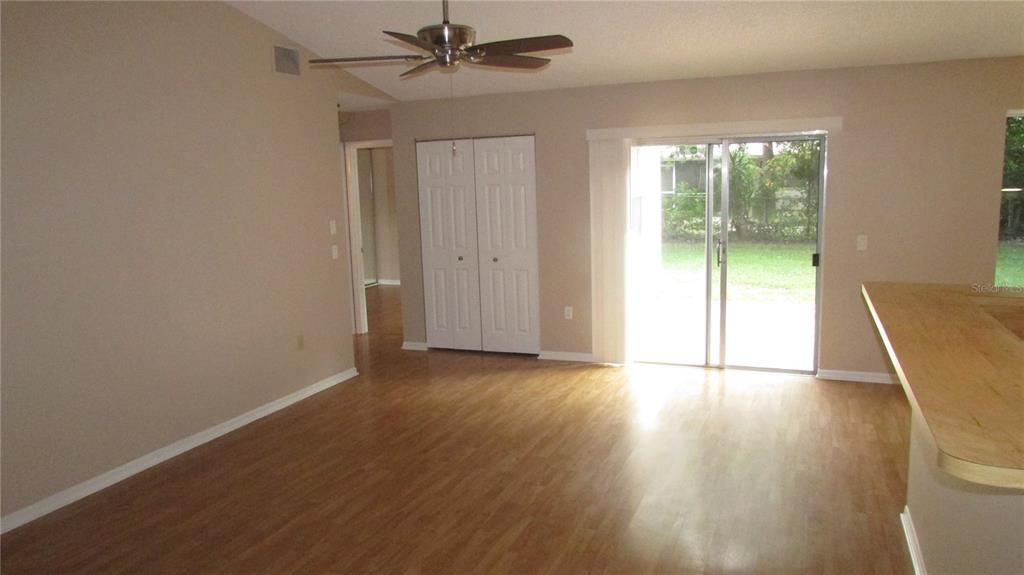 На продажу: $289,900 (3 спален, 2 ванн, 1799 Квадратных фут)