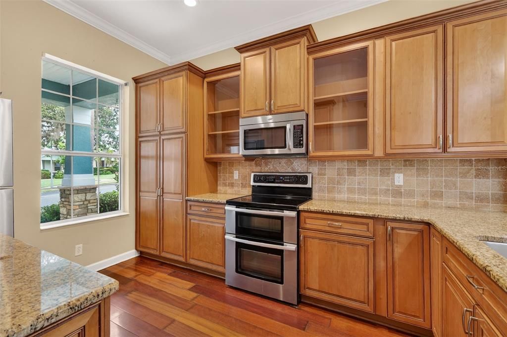 For Sale: $375,000 (3 beds, 2 baths, 1551 Square Feet)