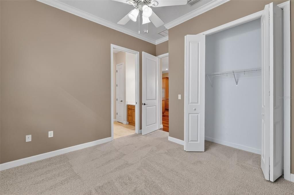 For Sale: $375,000 (3 beds, 2 baths, 1551 Square Feet)