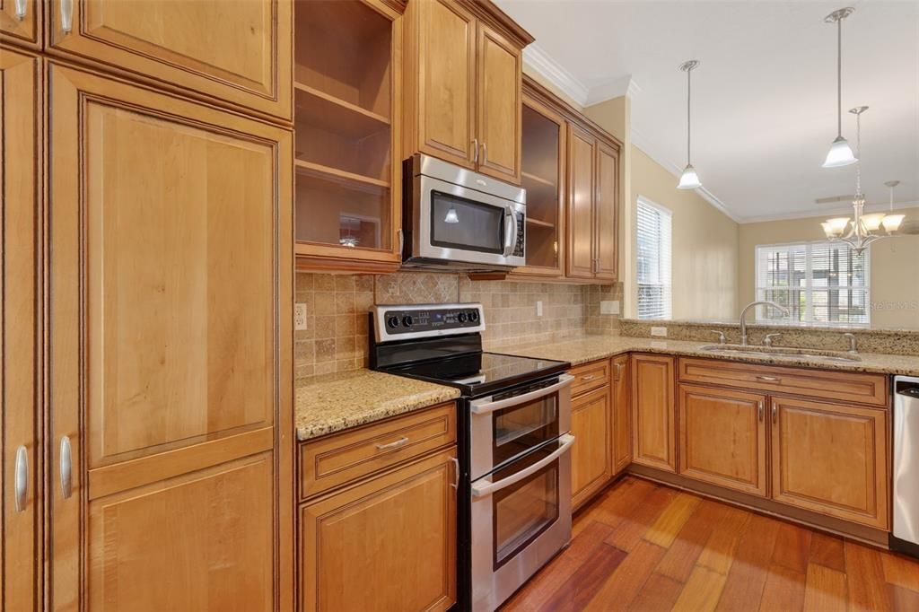 For Sale: $375,000 (3 beds, 2 baths, 1551 Square Feet)