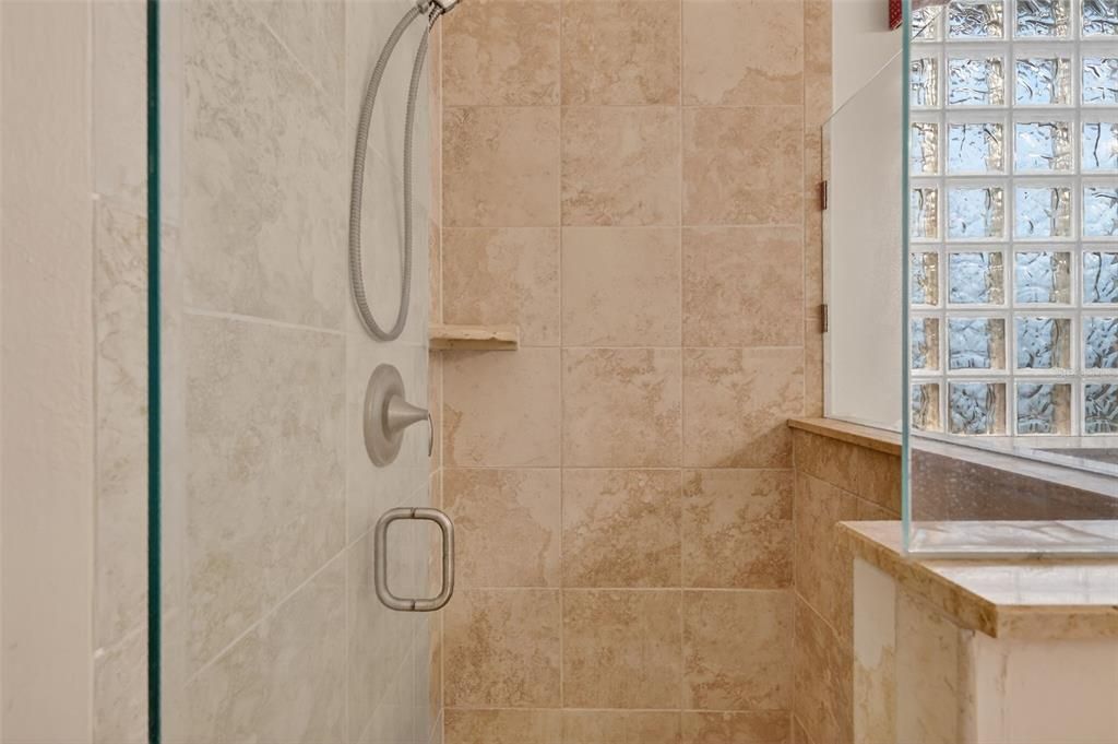 For Sale: $375,000 (3 beds, 2 baths, 1551 Square Feet)