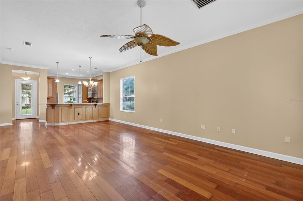 For Sale: $375,000 (3 beds, 2 baths, 1551 Square Feet)