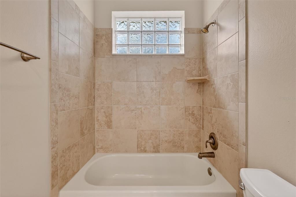 For Sale: $375,000 (3 beds, 2 baths, 1551 Square Feet)