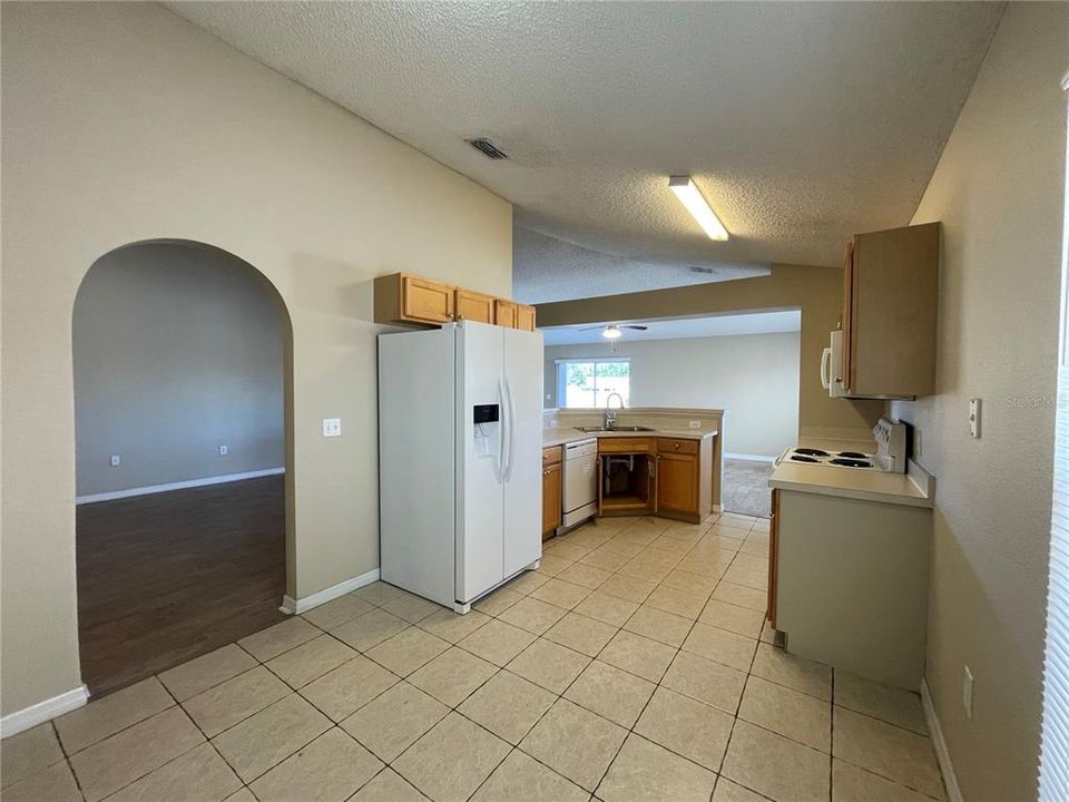 For Sale: $289,900 (3 beds, 2 baths, 1874 Square Feet)