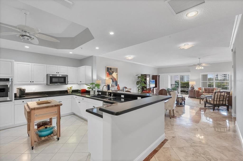 На продажу: $1,595,000 (3 спален, 3 ванн, 3026 Квадратных фут)