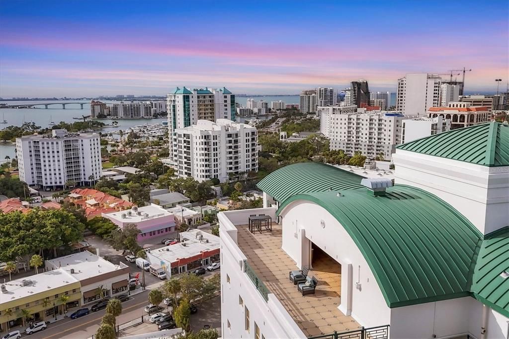 На продажу: $1,595,000 (3 спален, 3 ванн, 3026 Квадратных фут)