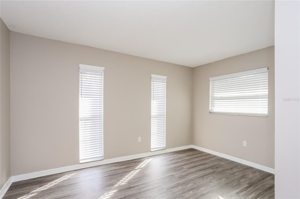 For Rent: $2,110 (3 beds, 2 baths, 1110 Square Feet)