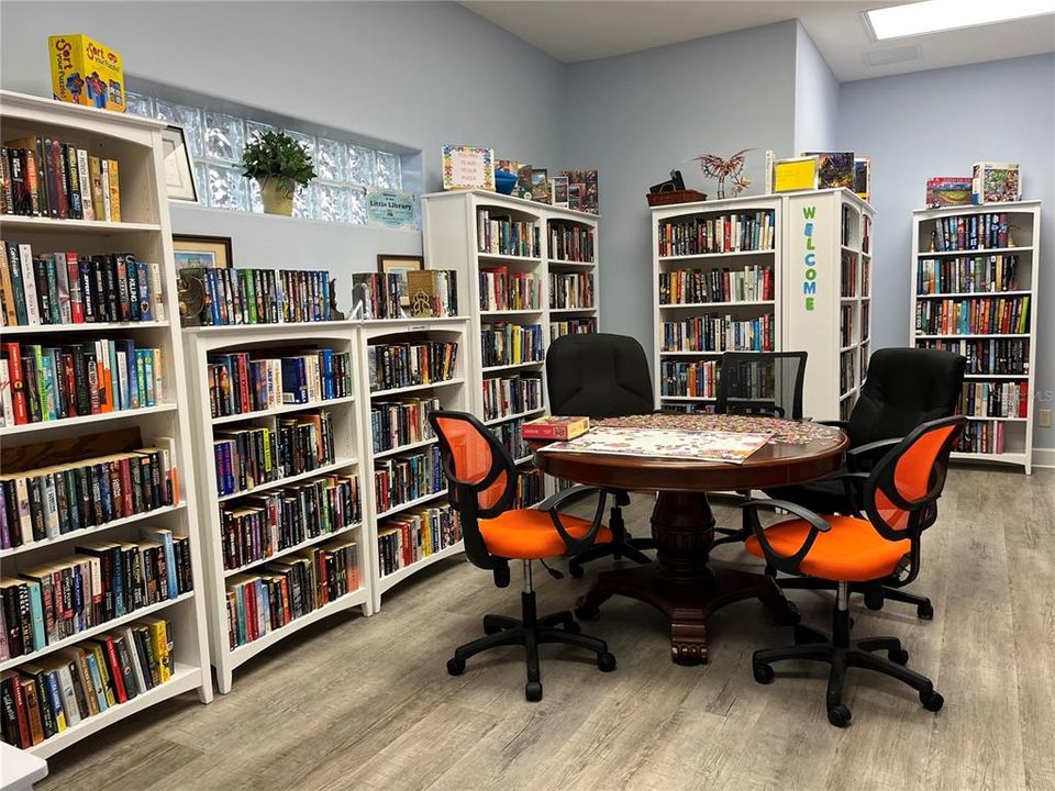 For Sale: $349,000 (2 beds, 2 baths, 1148 Square Feet)